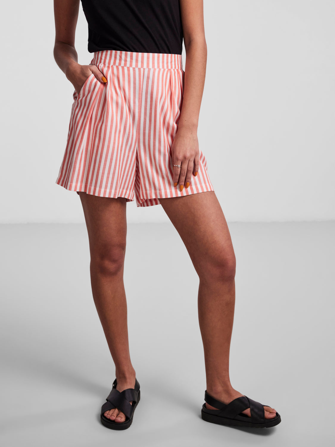 PCKORAH Shorts - Hot Coral